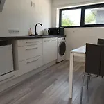 Luxury Private House And Parking Netflix Hotel apartamentowy Tartu