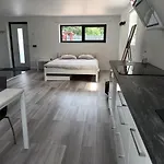 Luxury Private House And Parking Netflix 4*
