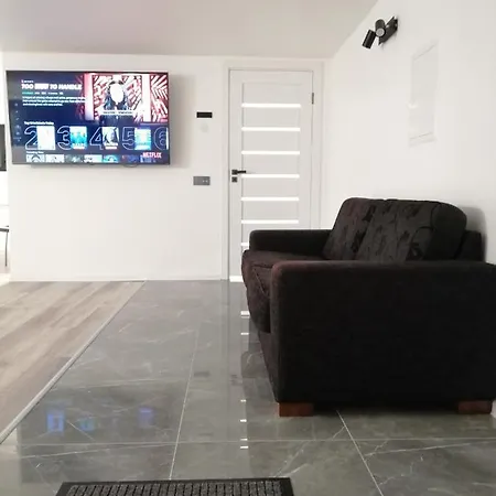 Luxury Private House And Parking Netflix
