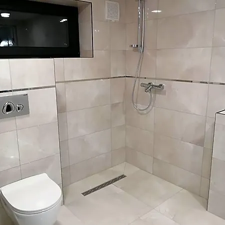 Luxury Private House And Parking Netflix
