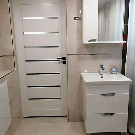 Luxury Private House And Parking Netflix Apart-hotel 4*