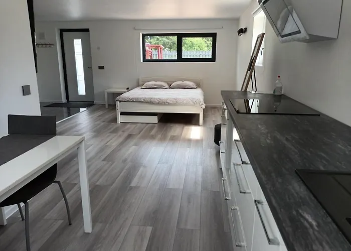 Luxury Private House And Parking Netflix 3*